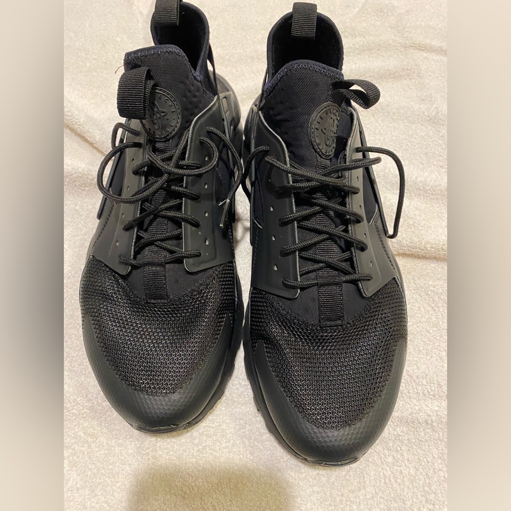 Nike Hurache!!! Classics and great with jeans, slacks and shorts!! Classics!!